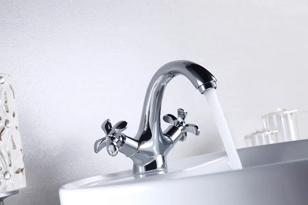 Смеситель для раковины Lemark Flora LM0106